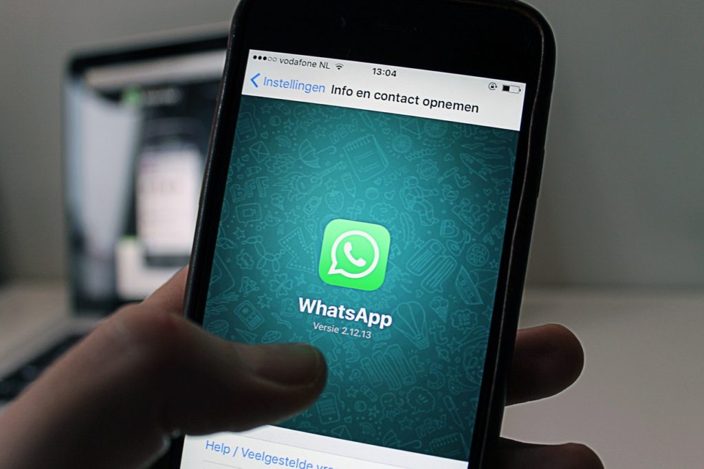 Why messaging app failed to face the competition from Whatsapp?
