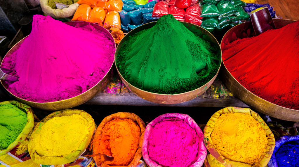 BEST APPS TO ADD COLOR IN YOUR HOLI CELEBRATIONS,DO YOU KNOW?